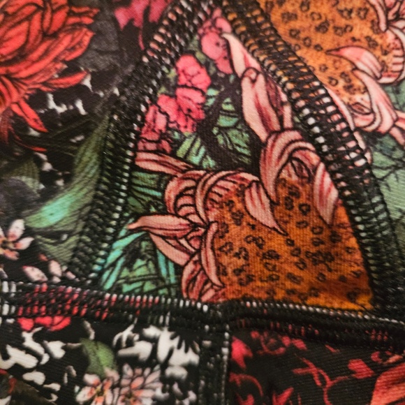 Lululemon Speed Up Tight *Full-On Luxtreme 28" Zen Garden Multi - Picture 7 of 8